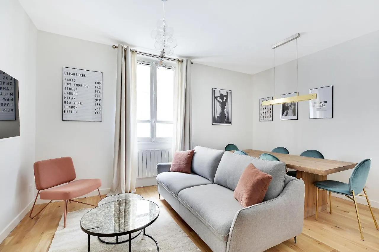 Pick A Flat's In Parc Monceau - Rue De Naples
