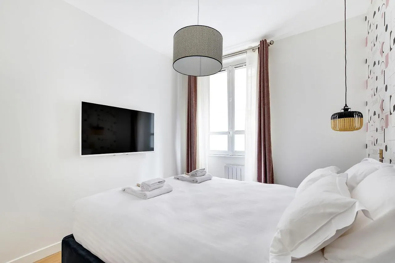 Pick A Flat's In Parc Monceau - Rue De Naples * Paris